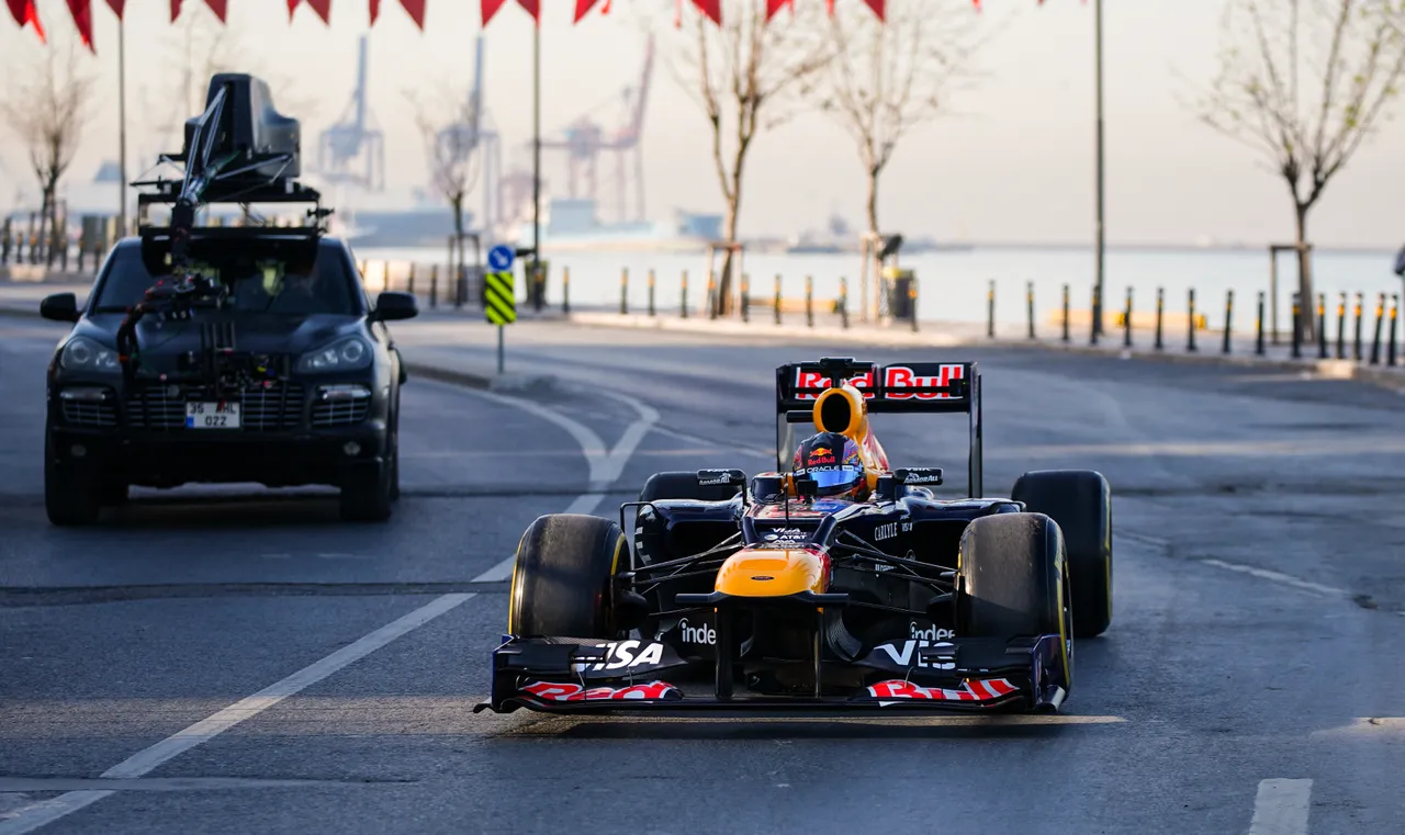 Formula 1 İstanbul sahillerinde rüzgar estirdi! Görenler bir daha dönüp baktı