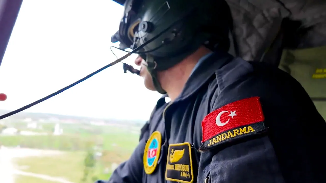 GÖKBE sahnede! Komandolar ilki yaşadı