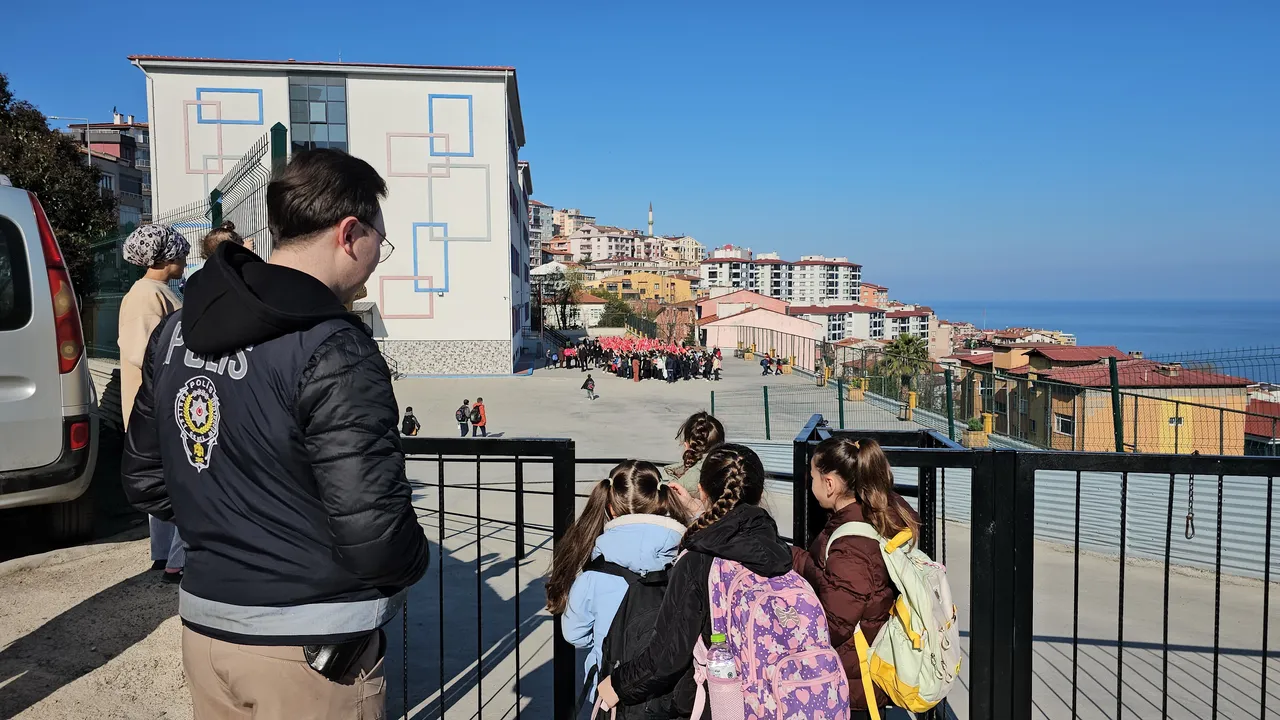 Her çocuk potansiyel suçlu değil! Uzmanlar 'aşırı güvenlikçi' yaklaşıma karşı uyarıyor