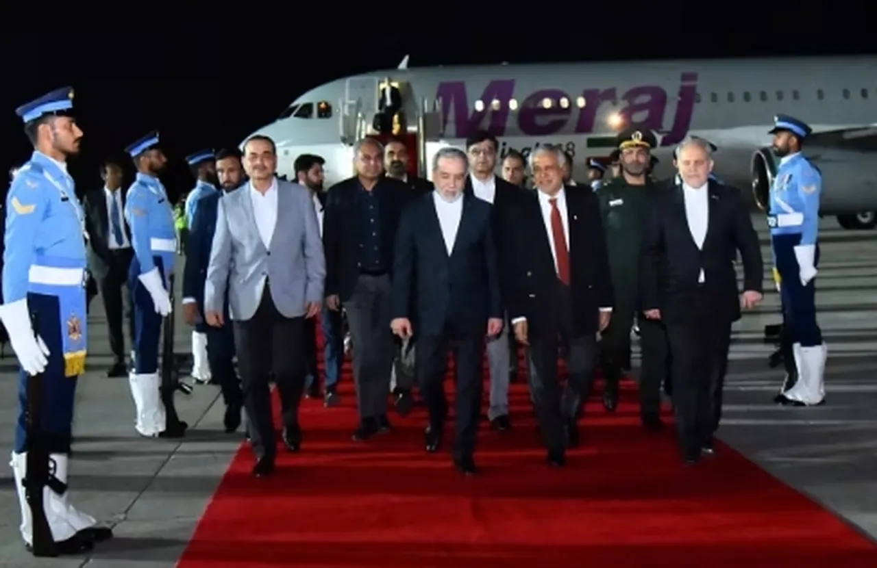 Reuters'e konuşan Pakistanlı kaynak, İran Dışişleri Bakanı Abbas Arakçi'nin İslamabad ziyareti sırasında İran'ın müzakerelere ilişkin beklentilerini Pakistanlı yetkililere ilettiğini aktardı.