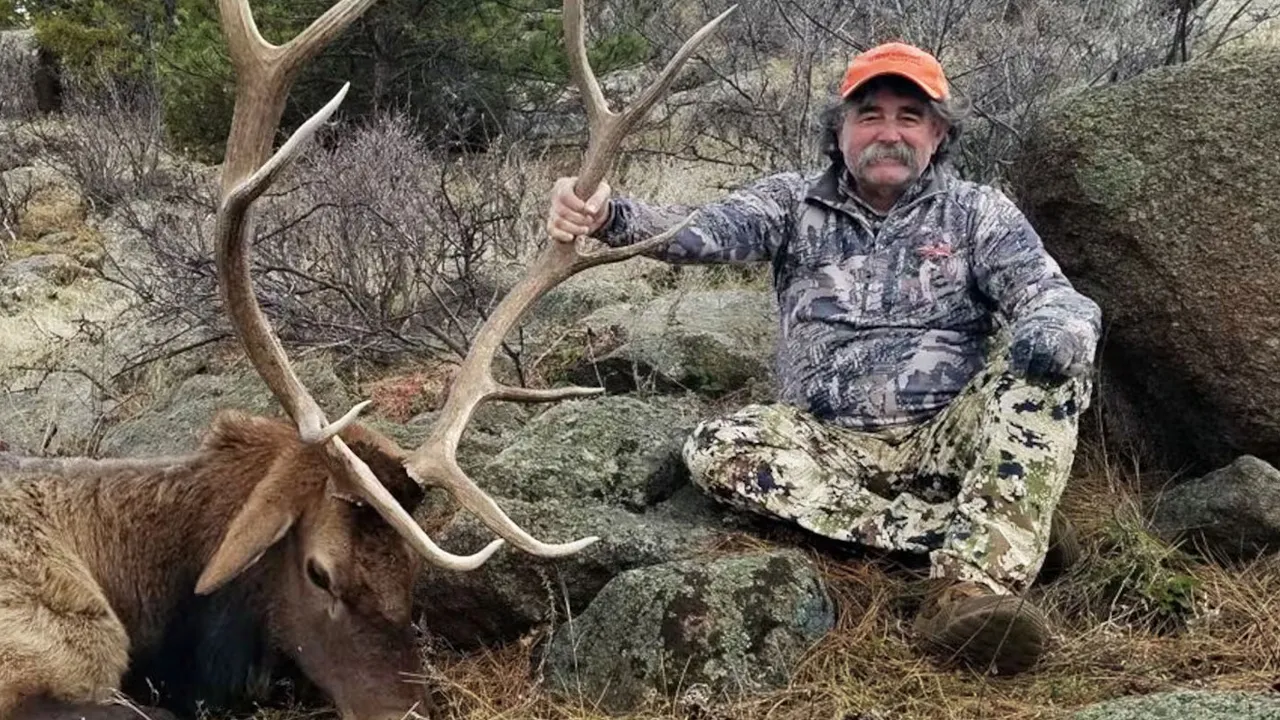 Lüks av gezisi kanlı bitti: Milyoner iş adamı fillerin altında can verdi