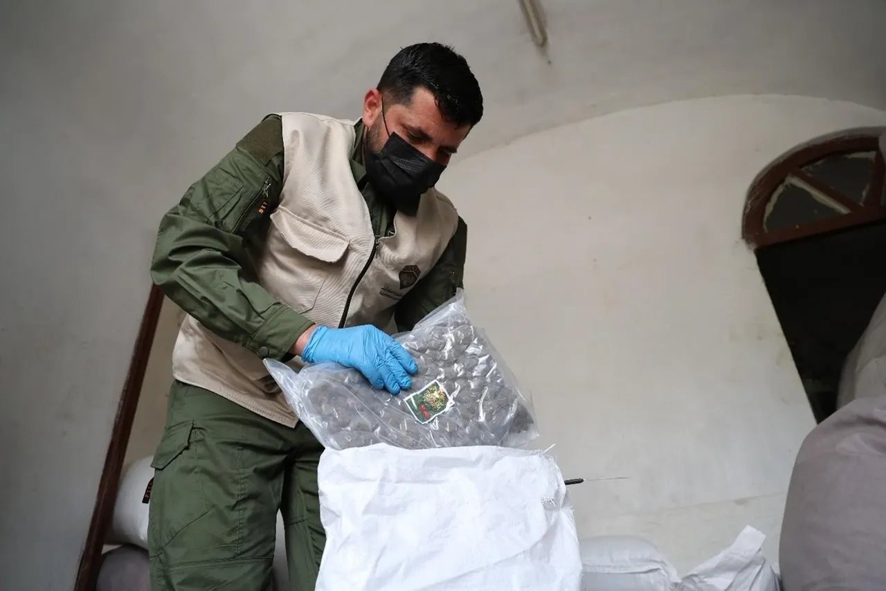 MİTten uyuşturucu operasyonu! Lazkiyedeki gemiden 236 kg uyuşturucu çıktı