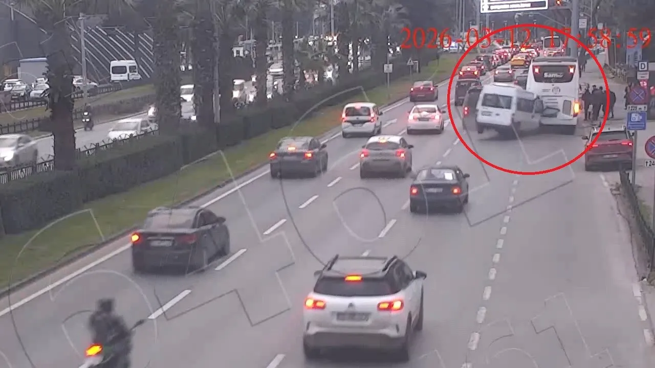 Samsun'da dikkatsizlik ve kural ihlallerinin neden olduğu kazalar anbean kamerada