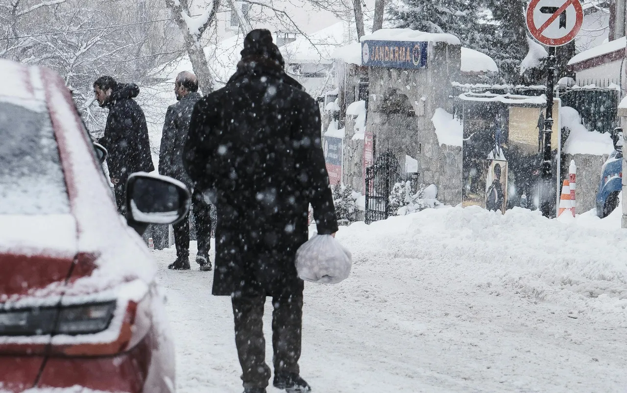 Yeni soğuk hava dalgası kar getiriyor! Tarih belli oldu, işte kritik iller