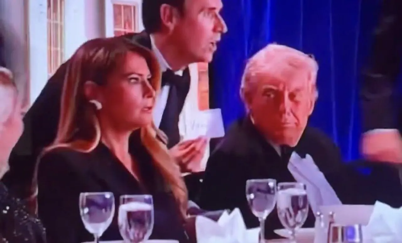 ABD'yi sarsan saldırının ardından çarpıcı görüntüler! Ağlayan da var yemek yiyip, şişe çalan da!