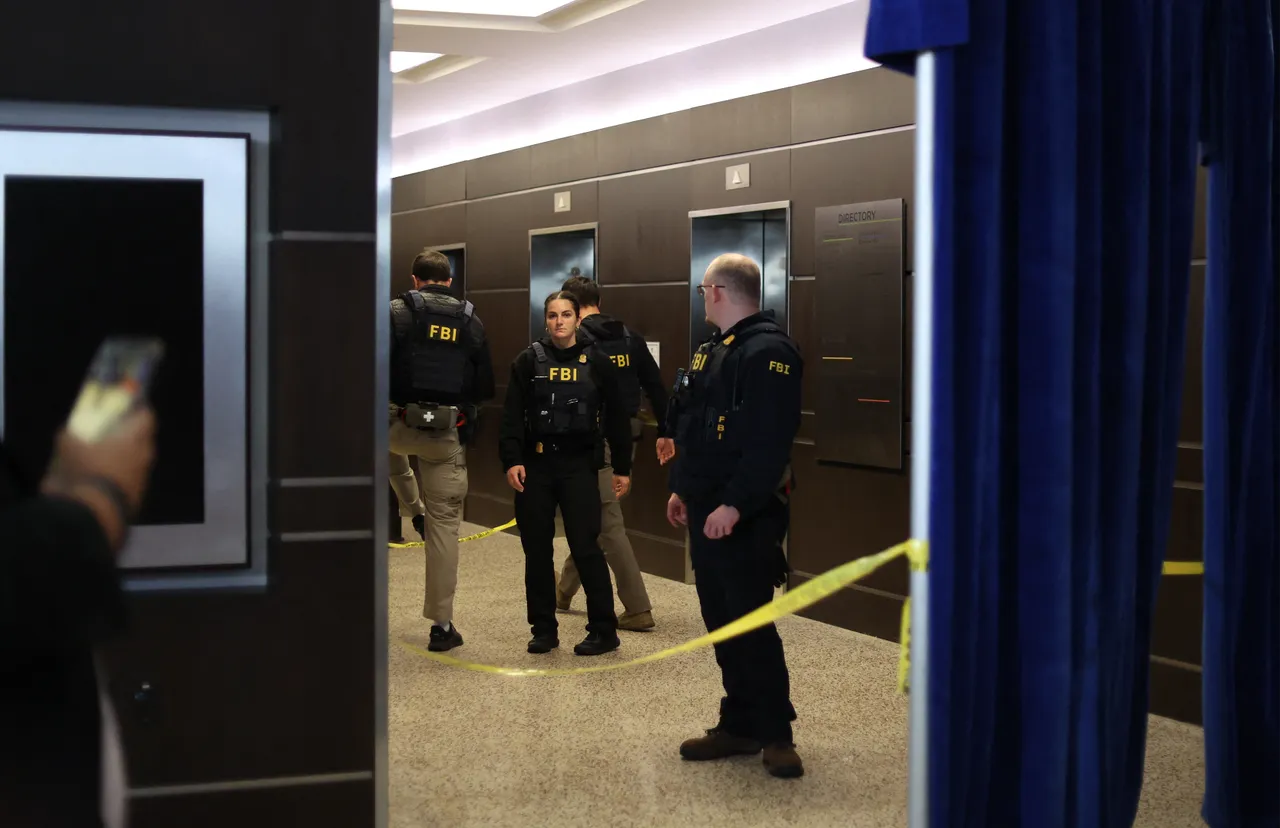 ABD'yi sarsan saldırının ardından çarpıcı görüntüler! Ağlayan da var yemek yiyip, şişe çalan da!