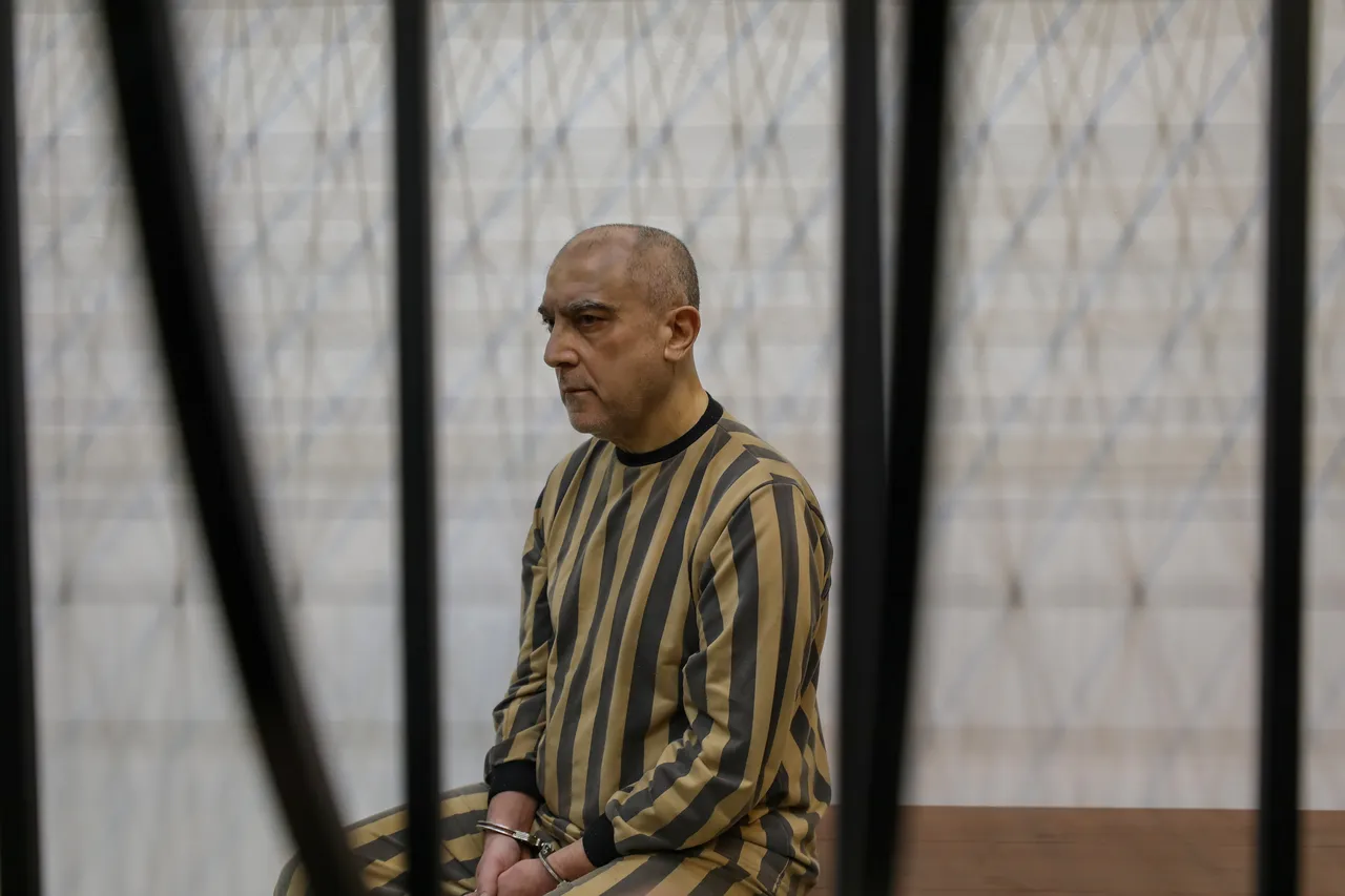 Necib, başkent Şam'daki Adalet Sarayı'nda bulunan Dördüncü Ceza Mahkemesi'nde hakim karşısına çıktı.