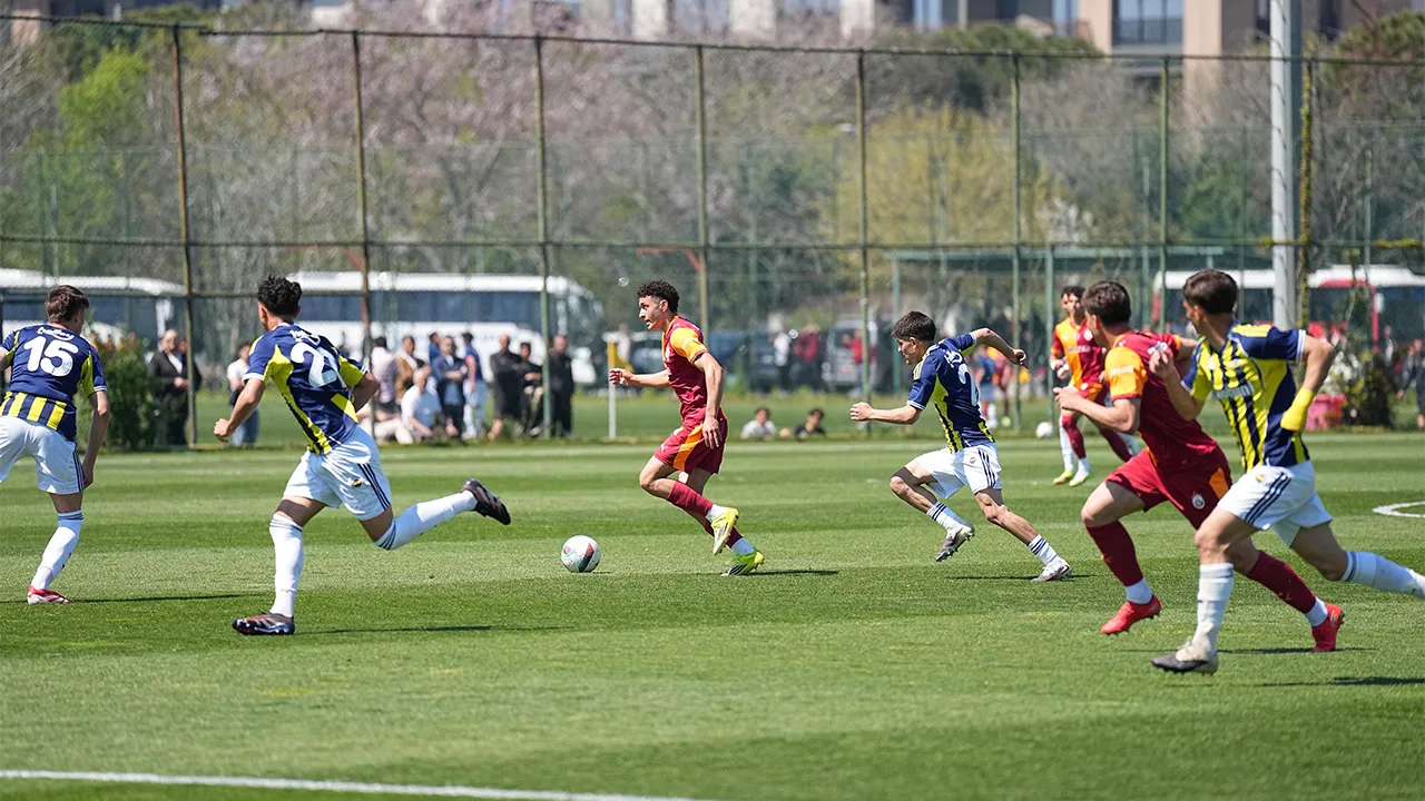 Günün ilk derbisinde kazanan Fenerbahçe: Florya’da kritik zafer