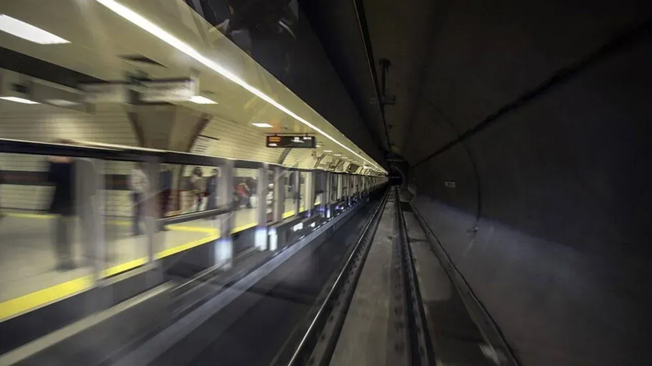 METRODA SU SIZINTISI