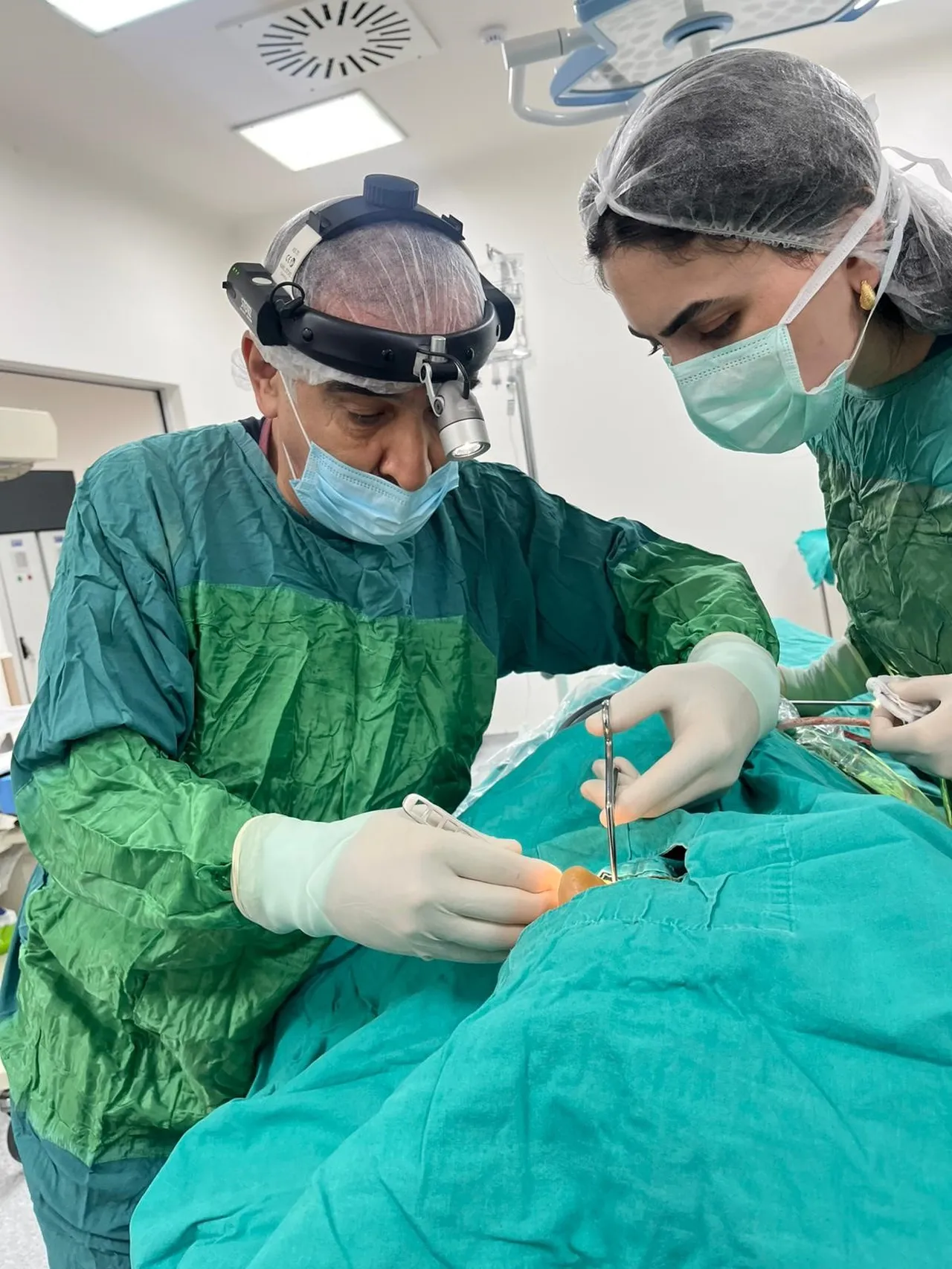 Sebebi ne grip ne de alerji! Burnu tıkandı sandı gerçek bambaşka çıktı! Ağzından çekip aldılar