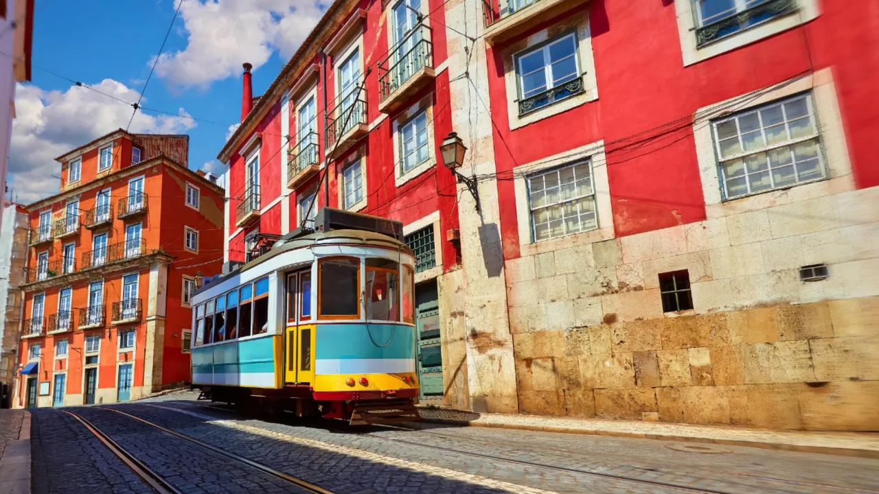 Şehirleri karış karış keşfetmek isteyenler dikkat! ‘En yürünebilir şehirler’ listesi açıklandı: Listede Türkiye’den bir kent de var