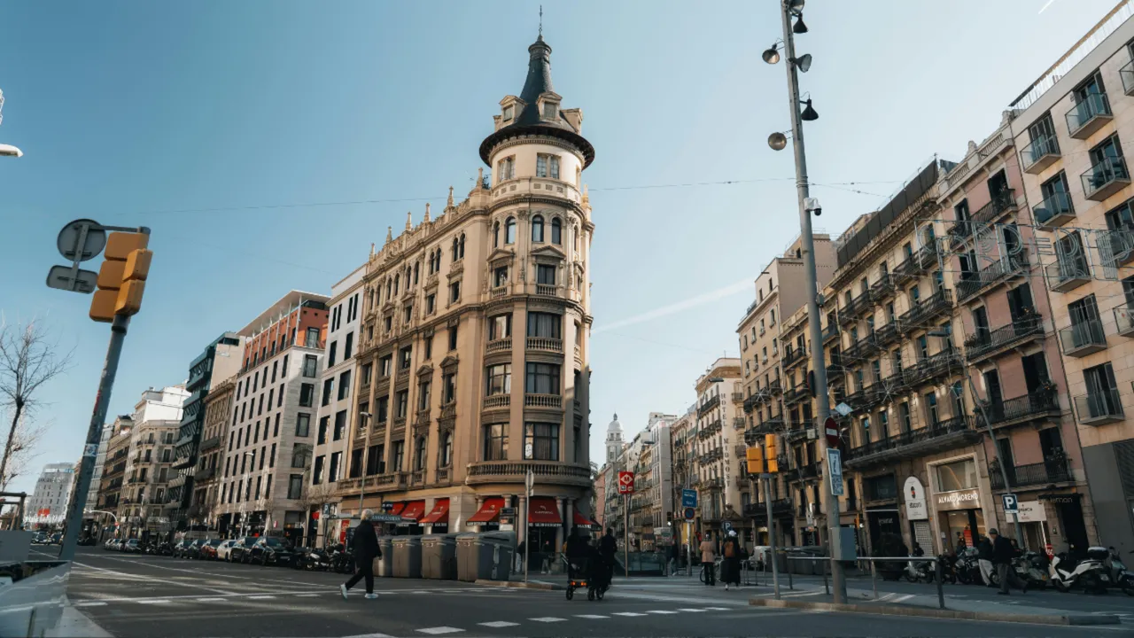 Şehirleri karış karış keşfetmek isteyenler dikkat! ‘En yürünebilir şehirler’ listesi açıklandı: Listede Türkiye’den bir kent de var