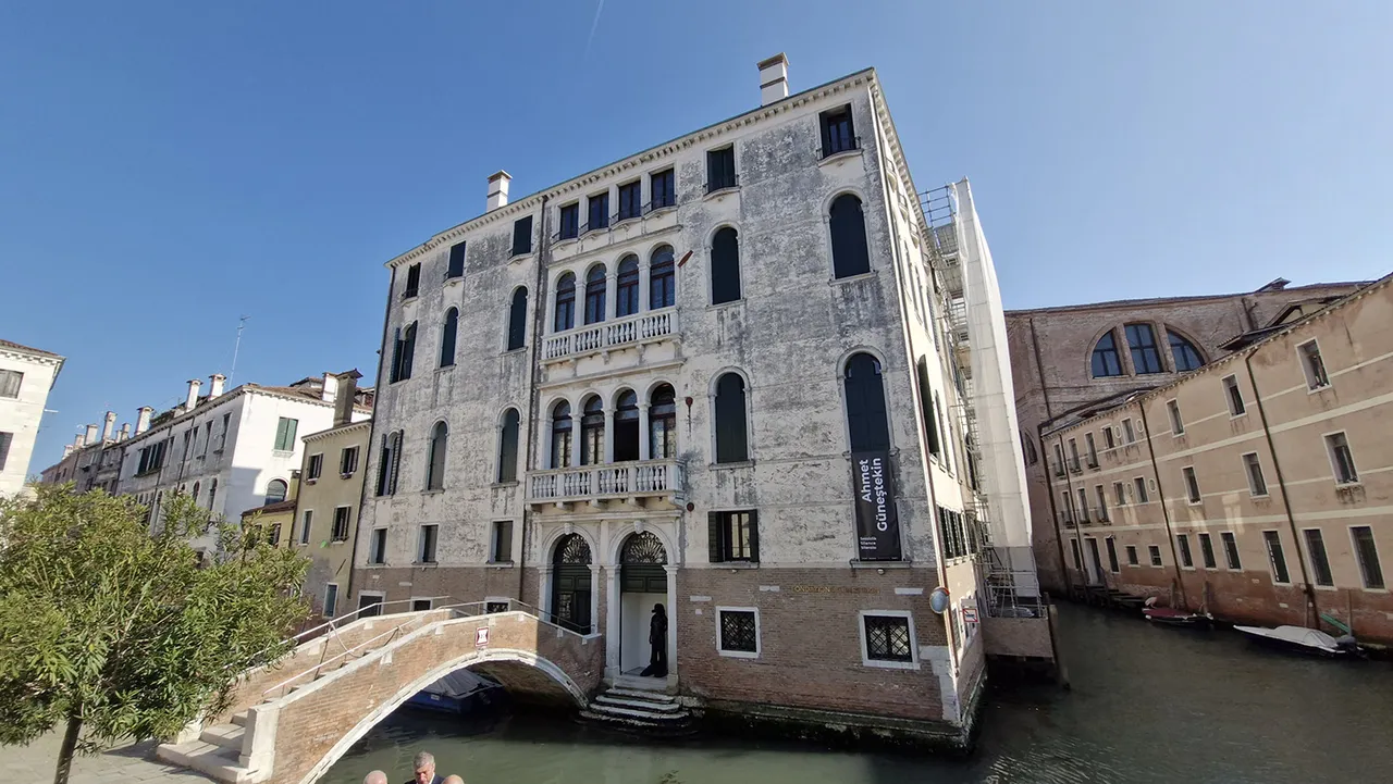 Bir kısmı restore edilen Palazzo Gradengo, beş kata yayılan 2 bin metrekarelik alanıyla Güneştekin Vakfı’nın Venedik’teki merkezine ev sahipliği yapacak.