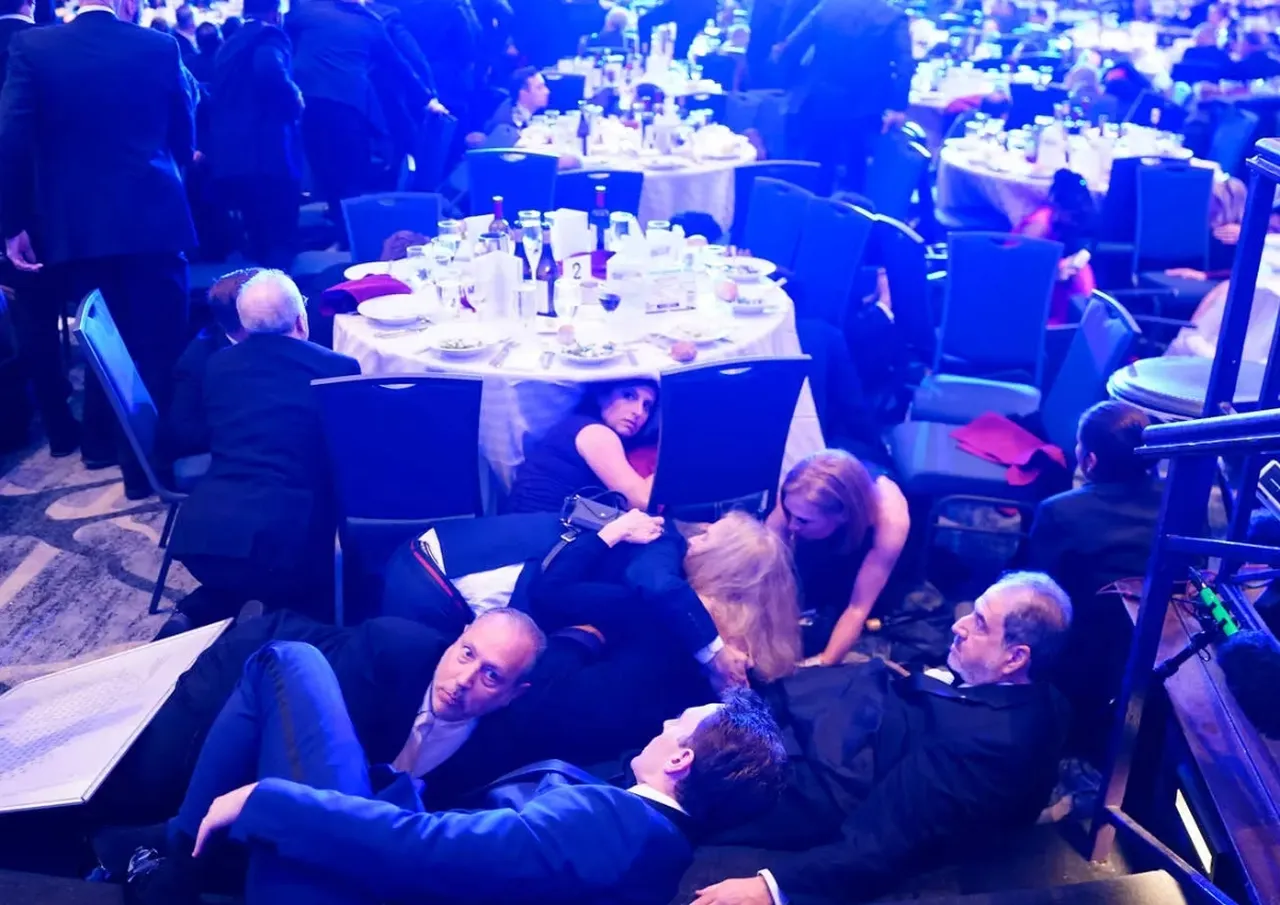 Trump’ın katıldığı yemekte silah sesleri yükseldi! Başkanı apar topar tahliye ettiler