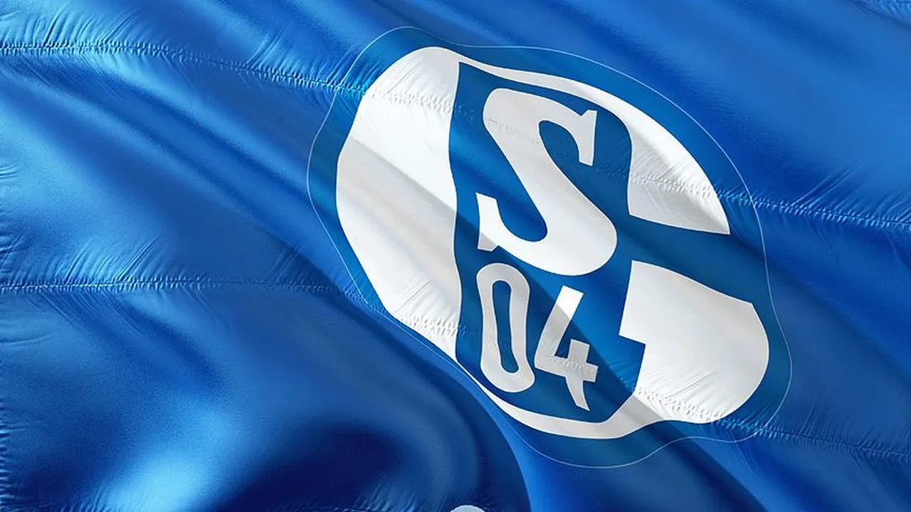 Schalke 04, Bundesliga 2'de geride kalan 31 hattada topladığı 64 puanla zirvede bulunuyor.