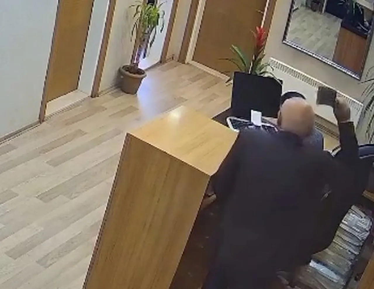 Aybastı Belediyesi'nde satırlı dehşet! Sekreteri başından yaraladı