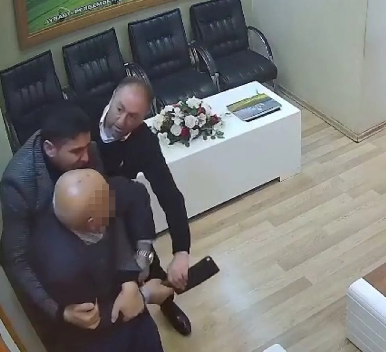 Aybastı Belediyesi'nde satırlı dehşet! Sekreteri başından yaraladı