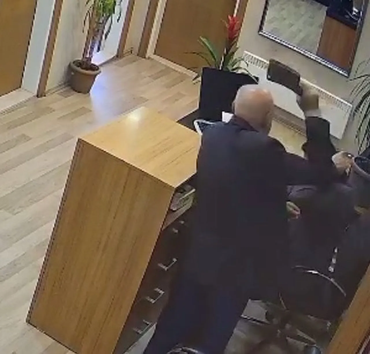 Aybastı Belediyesi'nde satırlı dehşet! Sekreteri başından yaraladı