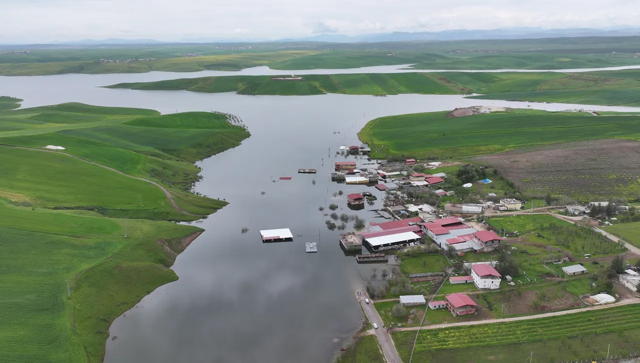 Baraj doldu, Diyarbakır'da evler su altında kaldı