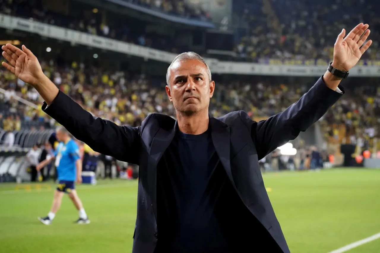 İsmail Kartal, Süper Lig 2023-2024 sezonunda 99 puan toplamış, şampiyon Galatasaray'ın ardından ikinci olmuştu.