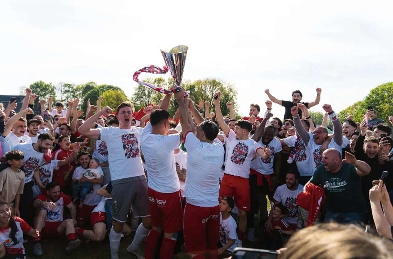 FC Anadol'un şampiyonluk sevinci