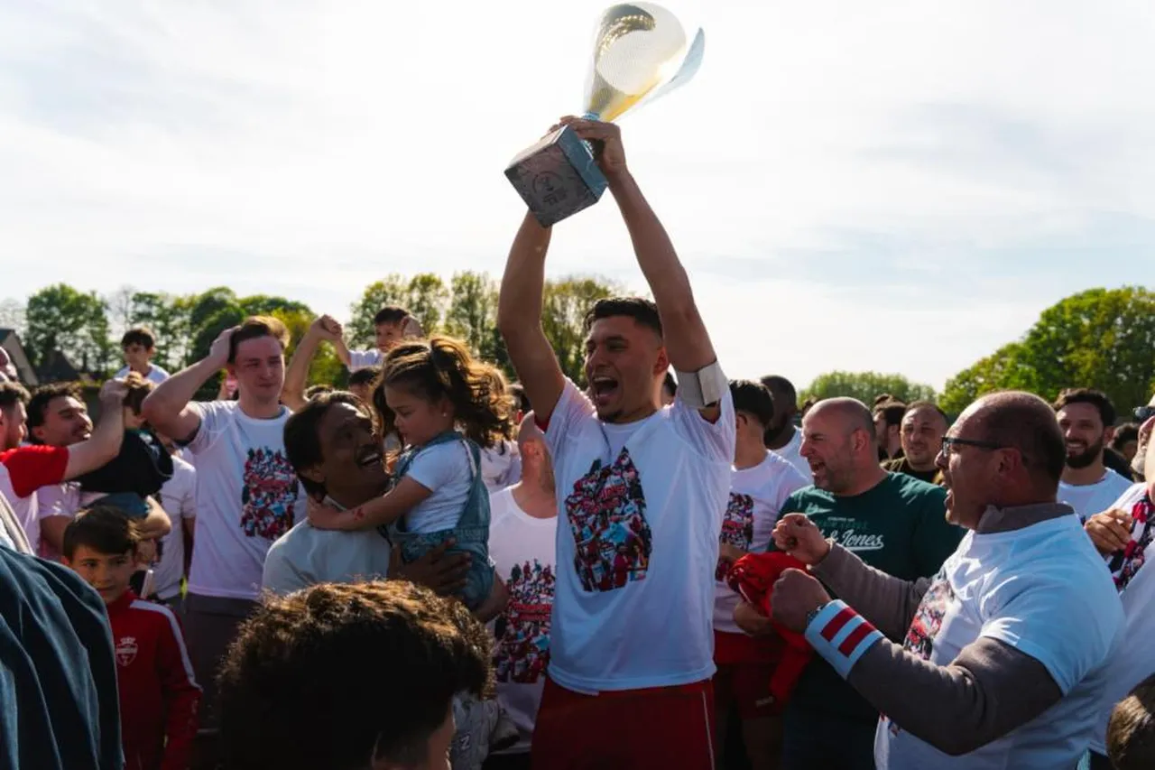 FC Anadol şampiyonluğu, "tarihi başarı" olarak değerlendirildi.