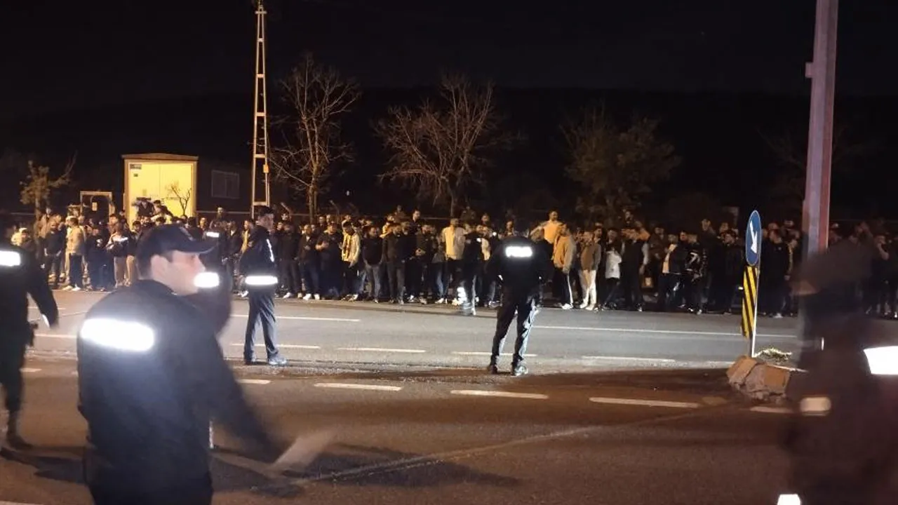 Fenerbahçe'de derbi sonrası 'istifa' depremi!