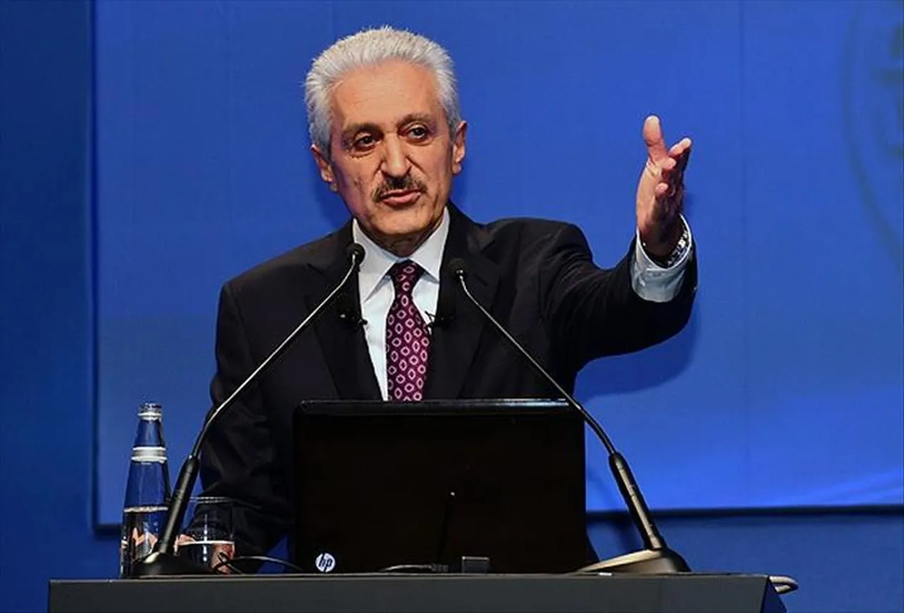 Mehmet Ali Aydınlar, TFF'nin 64'üncü Başkanı olarak görev aldı.