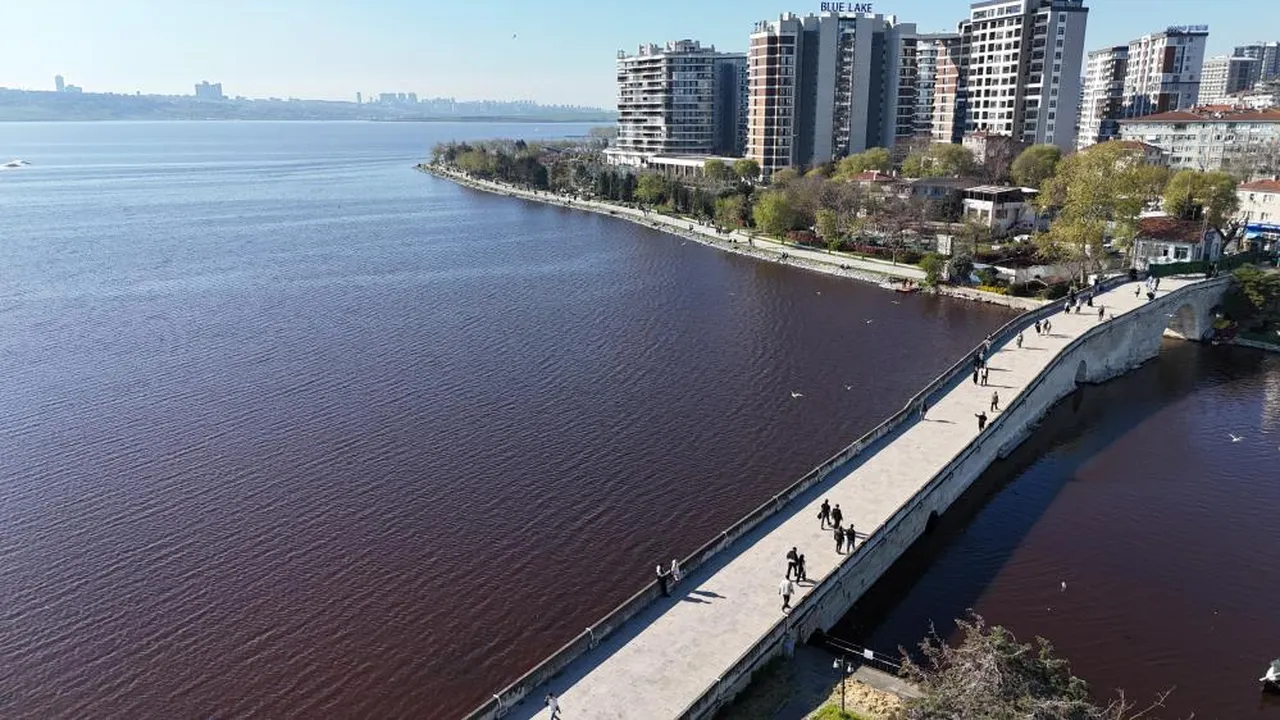 Küçükçekmece Gölü