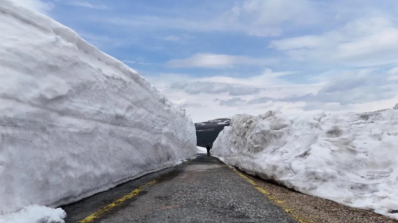 Kar kalınlığı 4 metre! Bahar havasının teğet geçtiği il: Ordu