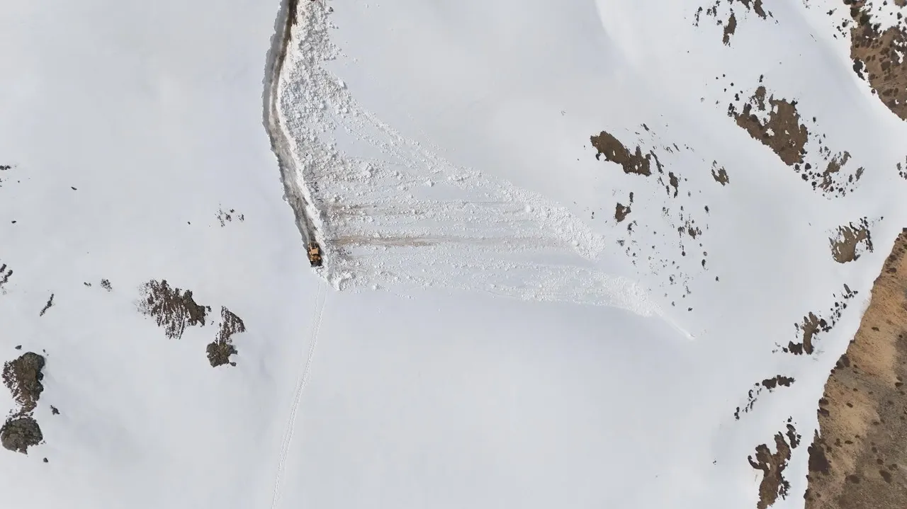 Kar kalınlığı 4 metre! Bahar havasının teğet geçtiği il: Ordu