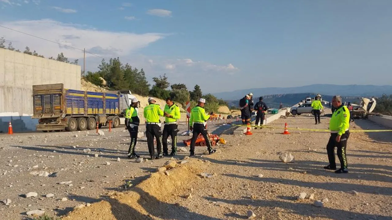 Mersin'de korkunç kaza! Savrulan mermer sonu oldu, yaralılar da var