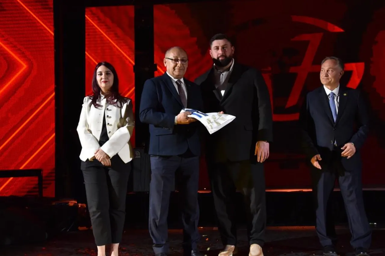 2027 Avrupa Halter Şampiyonası için devir teslim töreni