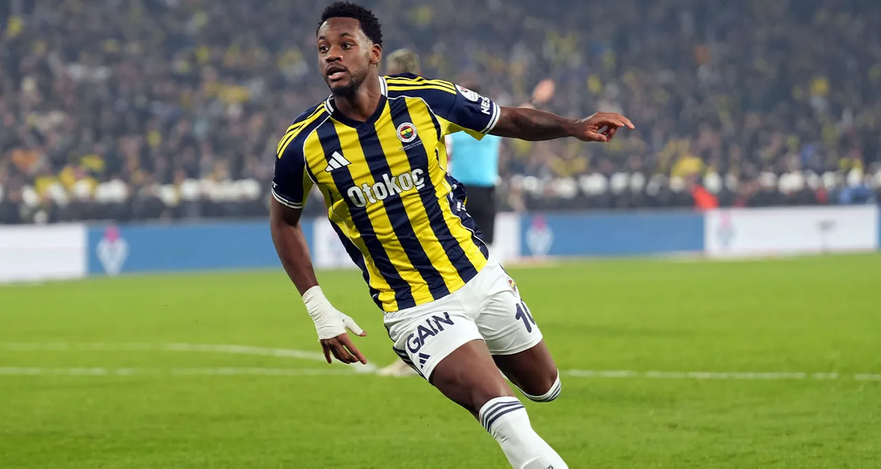 Jhon Duran, Fenerbahçe'de çıktığı 20 maçta 5 gol attı, 3 asist yaptı.