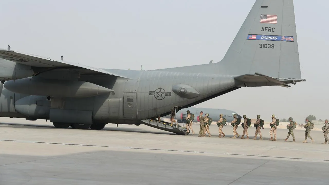 'Yeniden savaş'ın hazırlığı iddiası! Körfez'deki ABD askeri üssüne yoğun sevkiyat