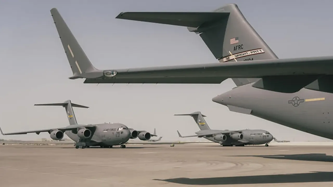 'Yeniden savaş'ın hazırlığı iddiası! Körfez'deki ABD askeri üssüne yoğun sevkiyat