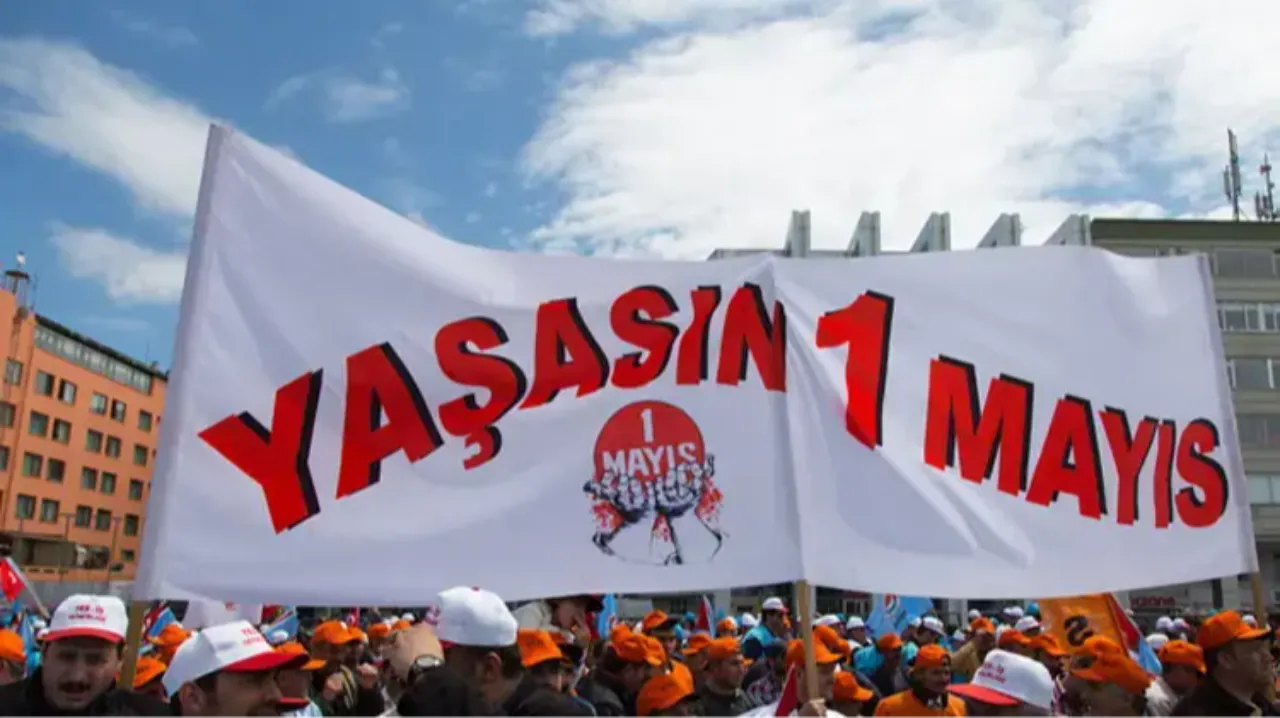 30 Nisan yarım gün mü, okullar tatil mi, 1 Mayıs resmi tatil mi? 2026 yılı resmi tatil günleri