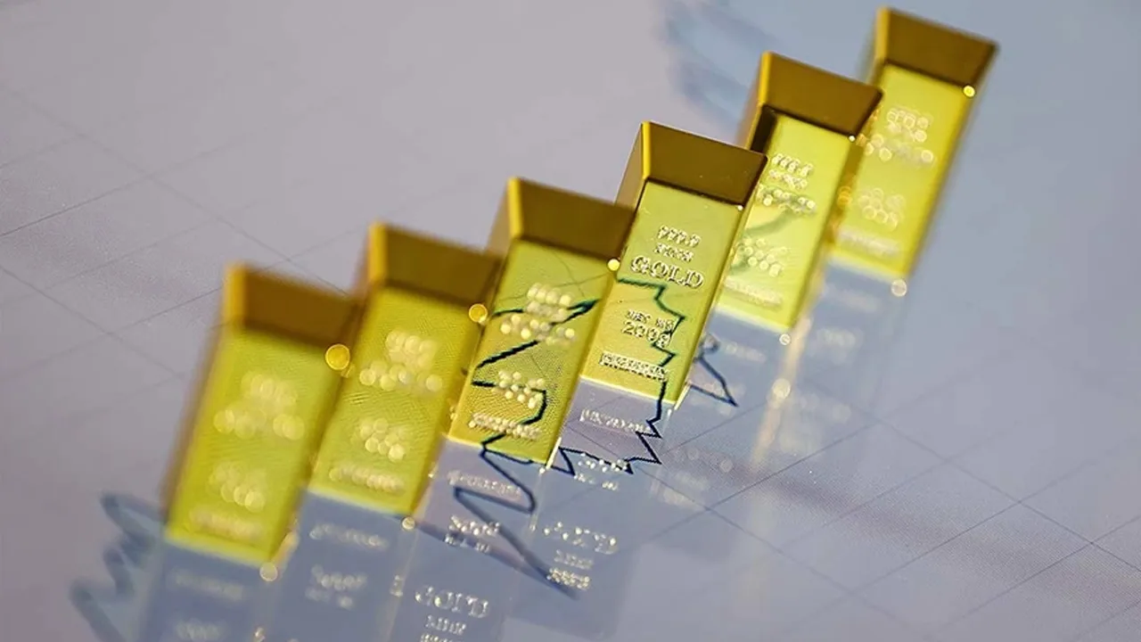 Altın tehlikeli sularda! Düşüş sürüyor: 2 kritik uyarı