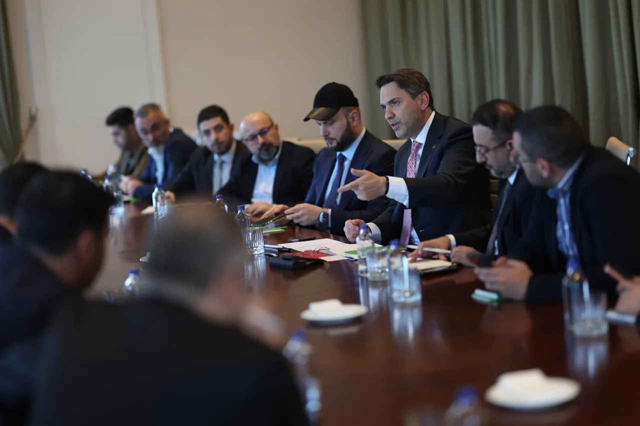 Bakan Bayraktar'dan işverene son söz! İşçiye borcu olana ruhsat yok