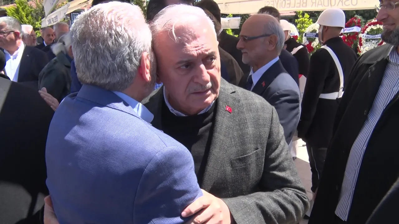 Eski vekil defnedildi! Cenazeye Abdullah Gül de katıldı