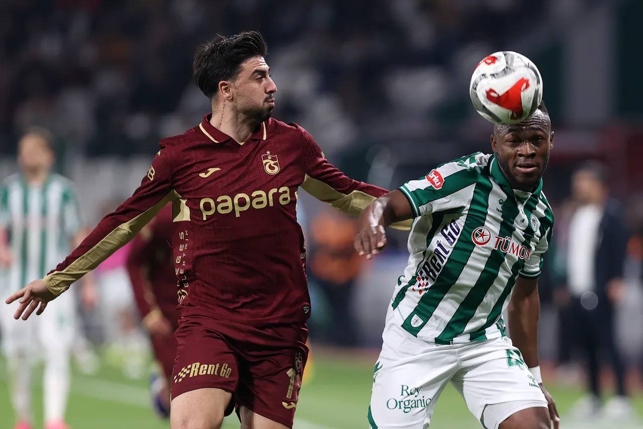 Süper Lig'de 65 puanla 3'üncü sırada bulunan Trabzonspor'un, 4'üncü Beşiktaş ile arasında 9 puan fark bulunuyor.