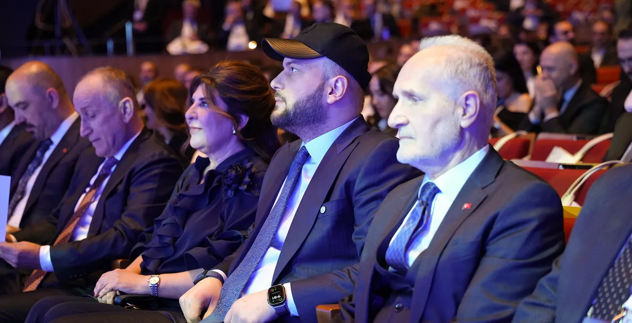 İnşaat sektöründe Sıfır Atık! GYODER Zirvesi’nde Samed Ağırbaştan kritik çağrı