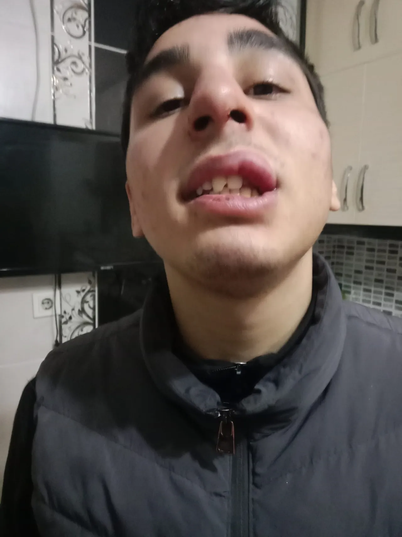 Isparta’da 16 yaşındaki çocuğa arkadaşının babasından darp! Yumrukladı, evine bıraktı, tehdit etti