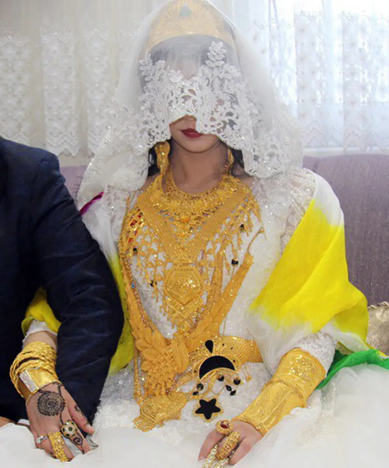 Kilolarca altın, valiz valiz para taşıyorlardı! Aşiretten yeni karar: Bu görüntü tarih oluyor