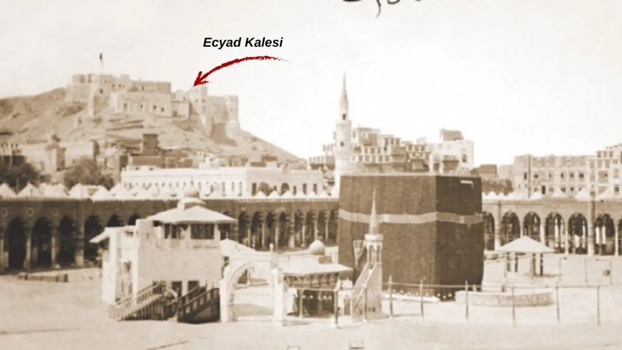 1781-1783 yıllarında şehri korumak amacıyla inşa edilen ancak 2002 yılında yıkılan kalenin tüm ihtişamı bu karelerde yaşıyor.