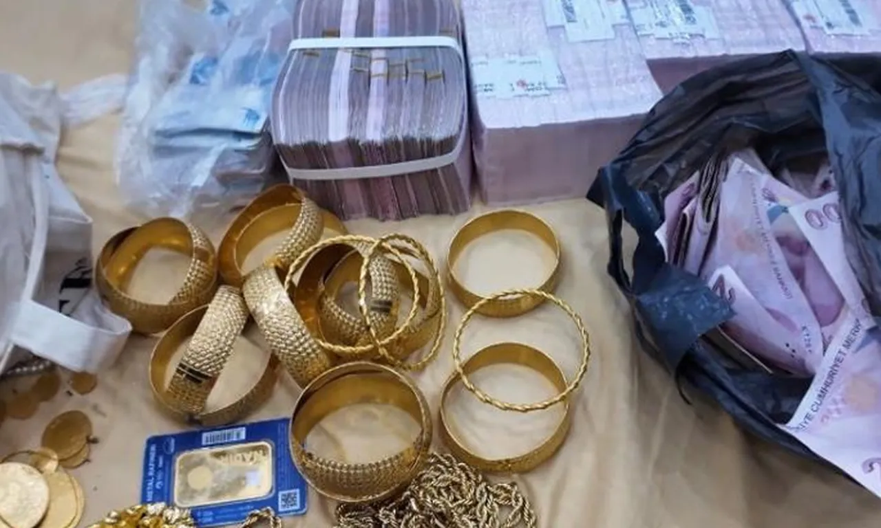 Polis düğmeye bastı! Hepsi aynı evden çıktı, 4 kişi gözaltında