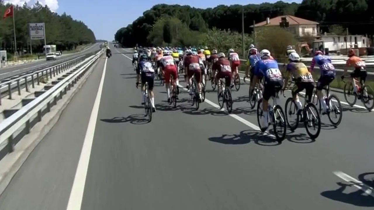 TUR 2026'da 3'üncü etap heyecanı: Muğla'da renkli görüntüler