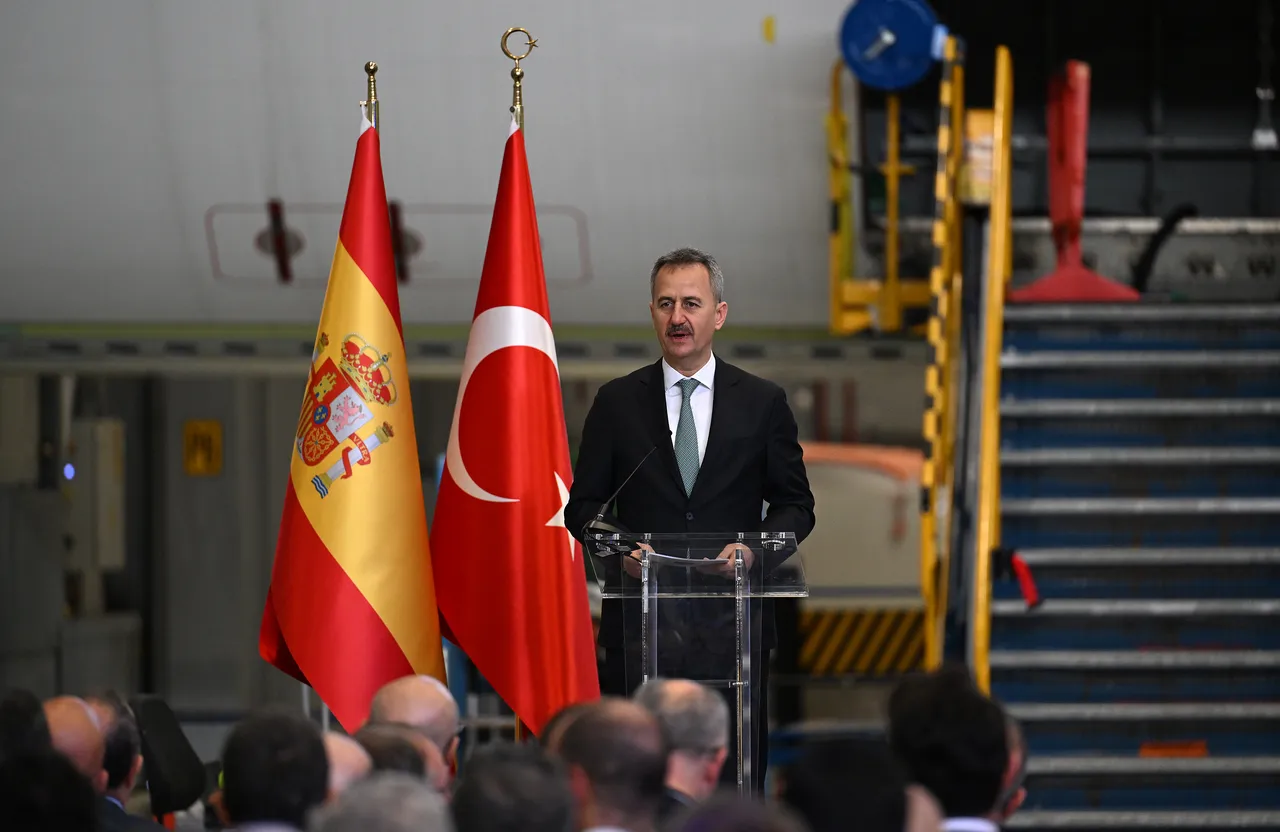 Türk jeti Avrupa semalarında! HÜRJET için Madrid'de tarihi imza: "Tüm dünyaya duyuruyoruz!"