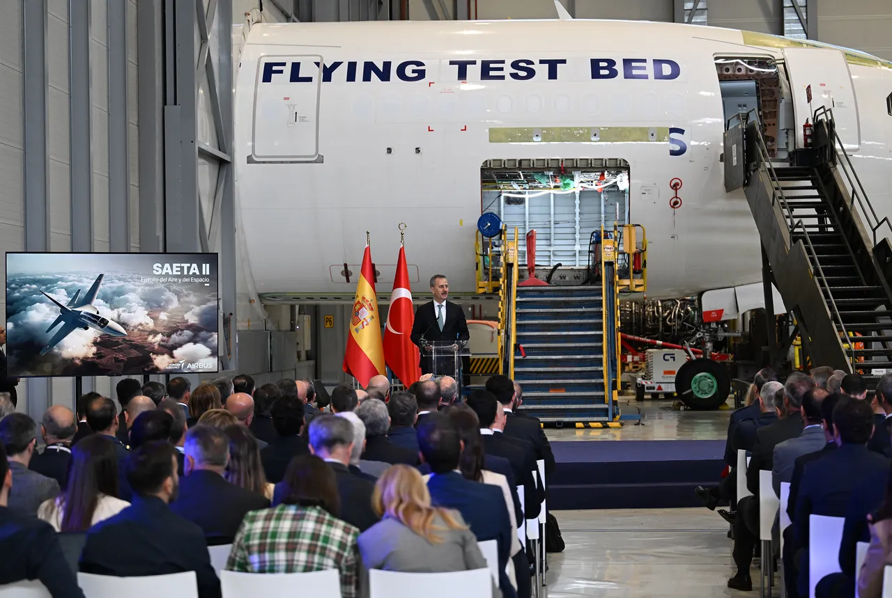 Türk jeti Avrupa semalarında! HÜRJET için Madrid'de tarihi imza: "Tüm dünyaya duyuruyoruz!"