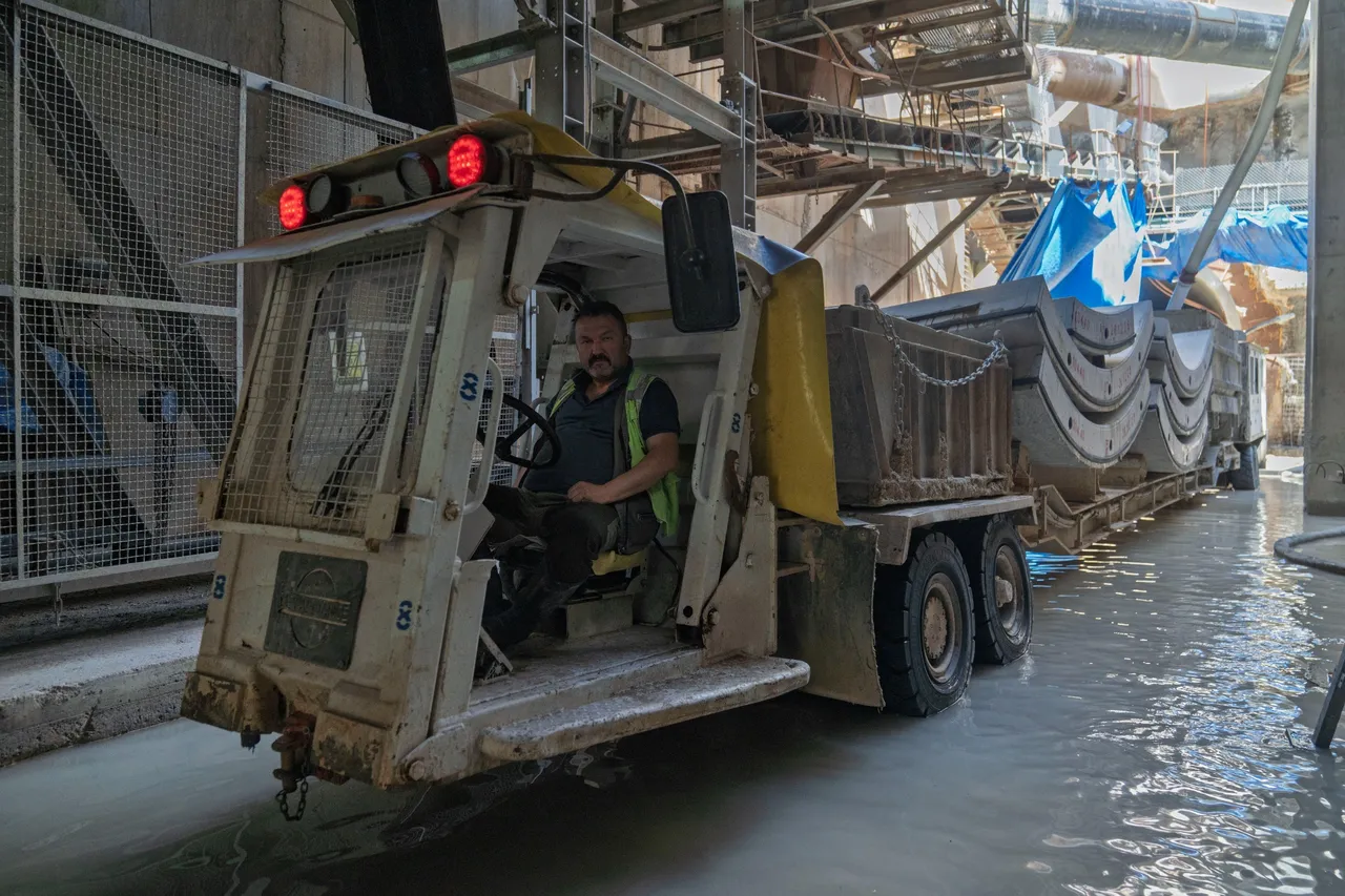 14 istasyonlu yeni metro, Yüzde 45’i hazır! 17,8 kilometrelik Buca Metrosu 400 bin yolcuya hizmet verecek